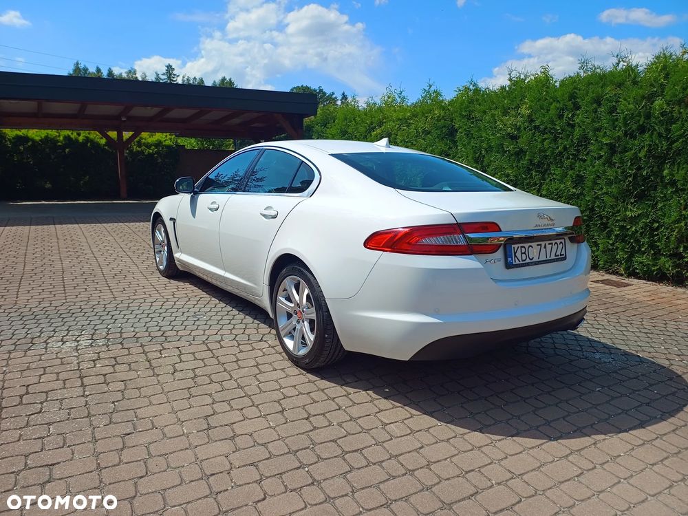 Jaguar XF 2.2 D Luxury - 5