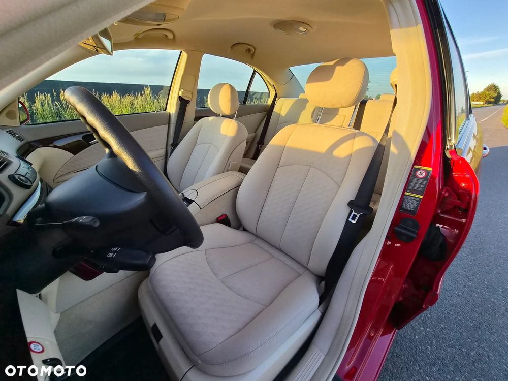 Mercedes-Benz Klasa E 320 Classic - 23