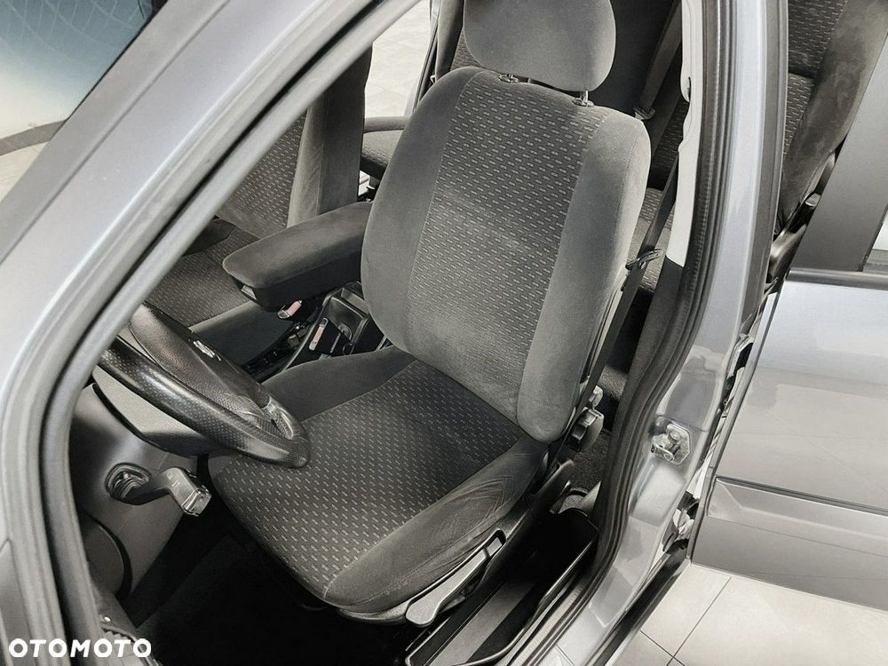 Opel Zafira 1.8 Executive - 12