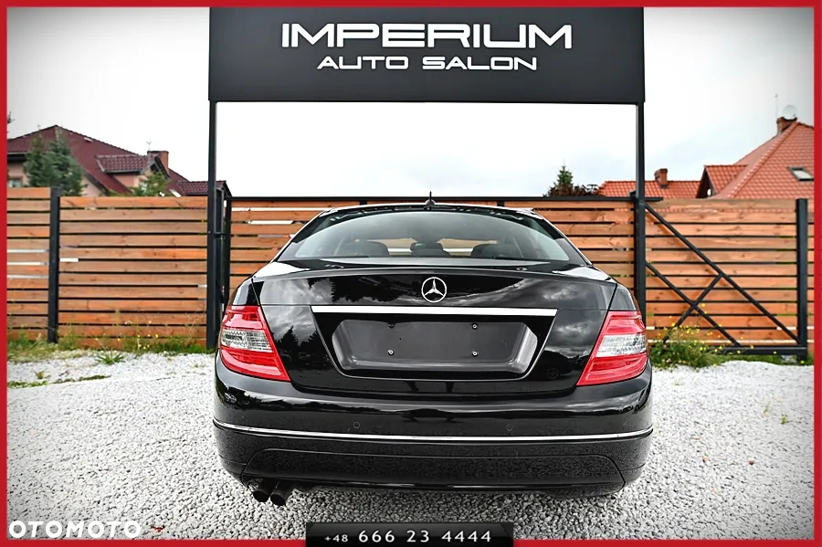 Mercedes-Benz Klasa C 180 CGI BlueEff Elegance - 11