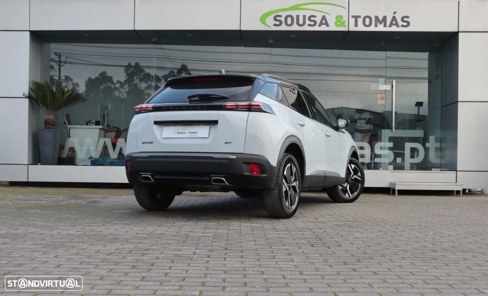 Peugeot 2008 PureTech 130 EAT8 GT - 4