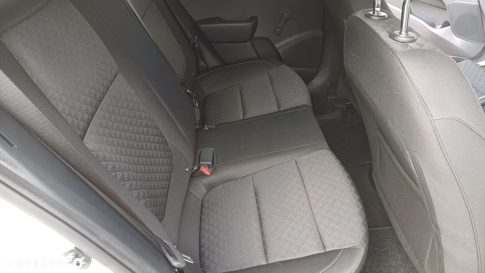 Kia Rio 1.2 Vision - 23