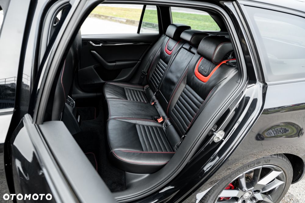 Skoda Octavia 2.0 TDI RS Challenge DSG - 6