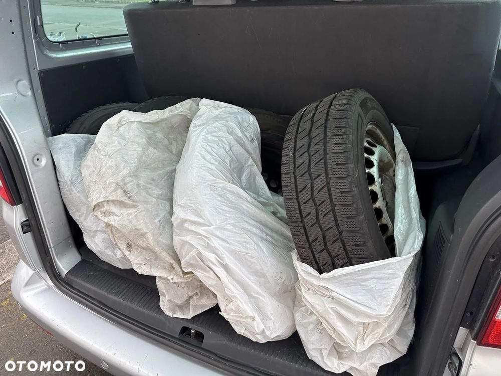 Volkswagen Multivan - 19
