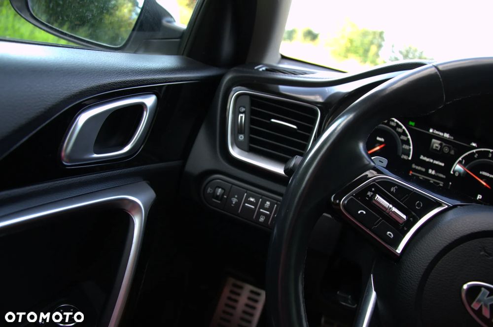 Kia XCeed 1.5 T-GDI Business Line DCT - 13