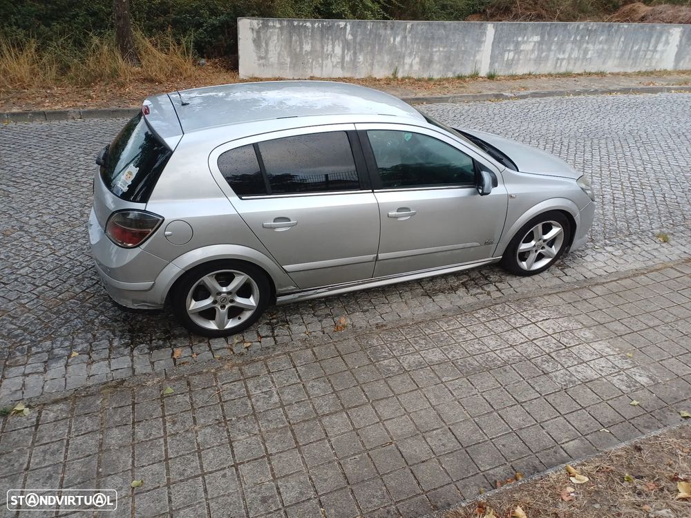 Opel Astra 2.0 T Cosmo - 4