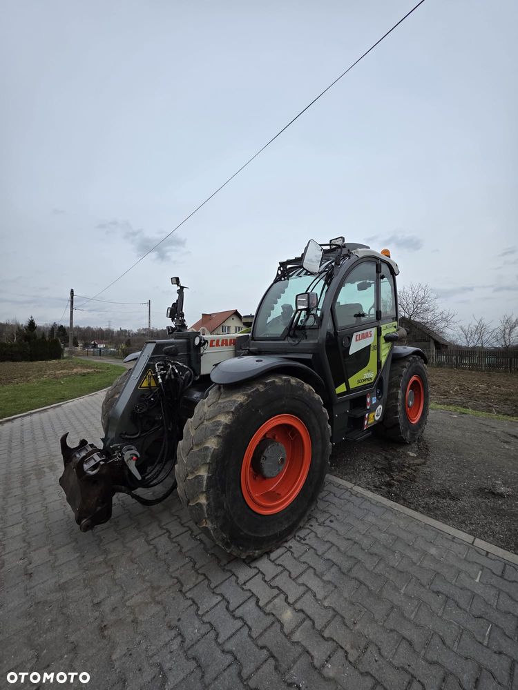 Claas Scorpion 7055 - 5