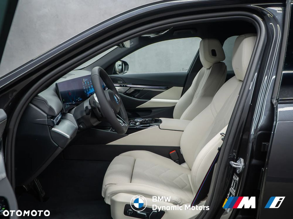 BMW Seria 5 530e xDrive - 16