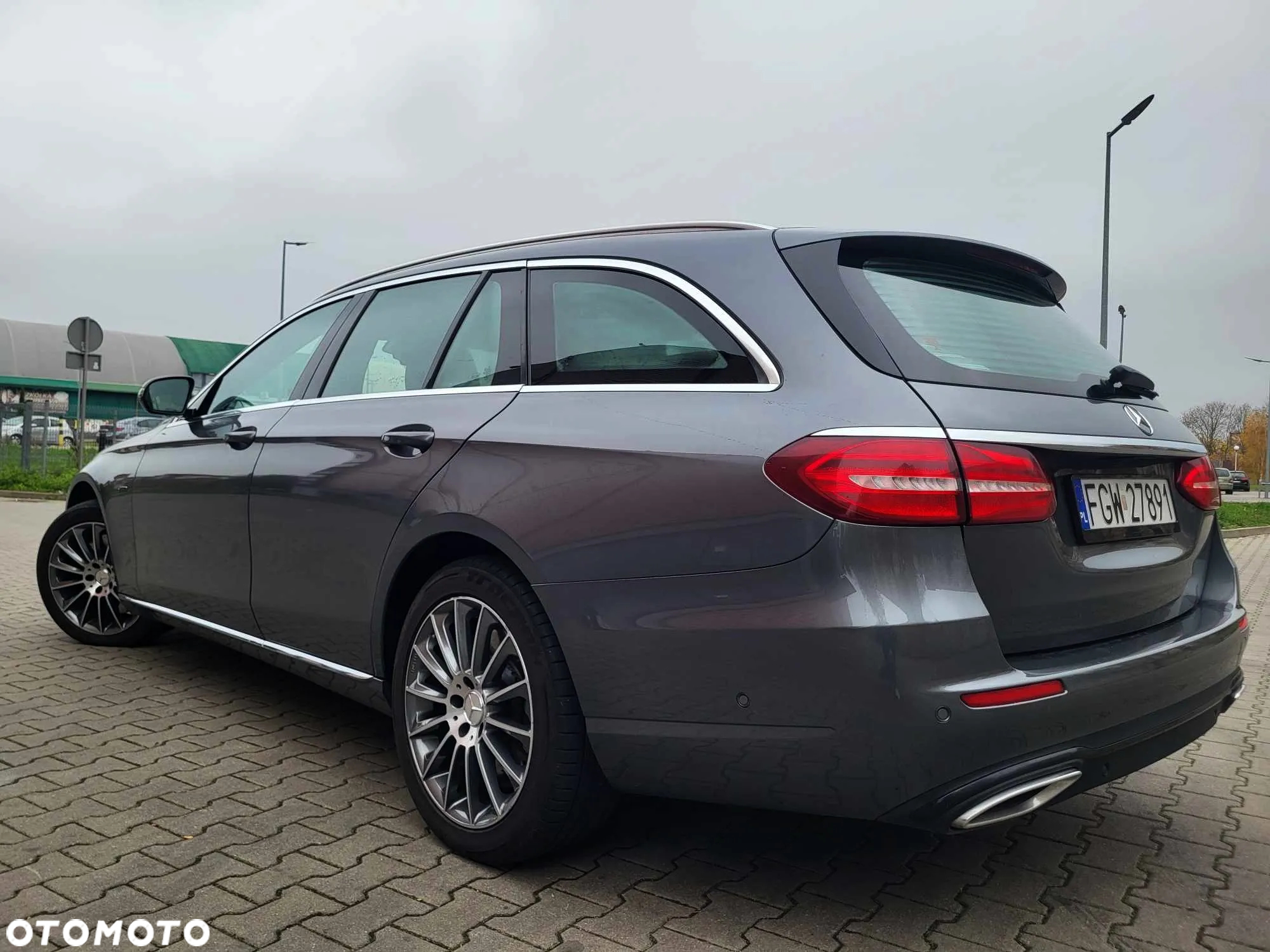 Mercedes-Benz Klasa E 300 de 9G-TRONIC - 17