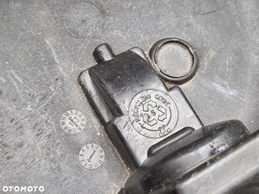 KUFER CENTRALNY  PEUGEOT VIVACITY SKUTER YAMAHA SUZUKI CPI - 17