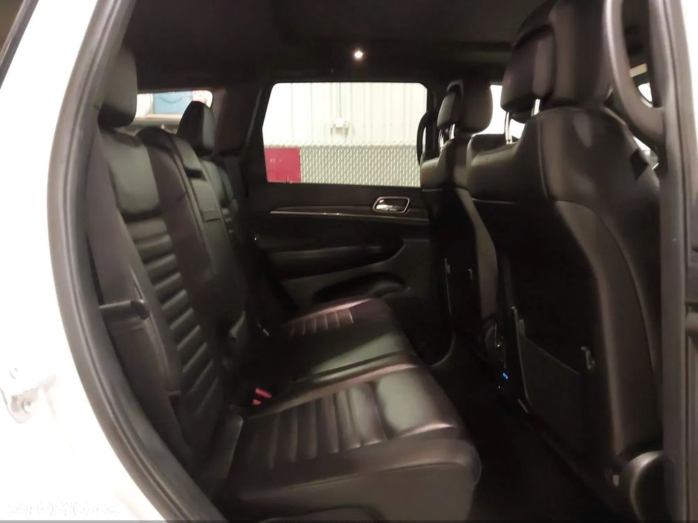 Jeep Grand Cherokee - 9