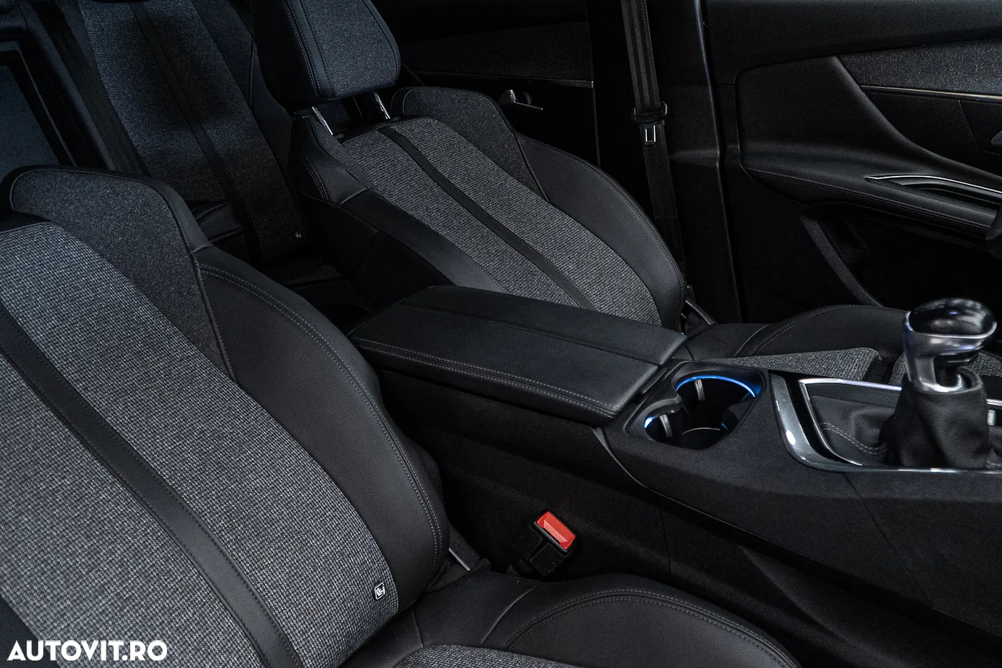 Peugeot 3008 1.2 PureTech 130 BVM6 Allure Pack - 35
