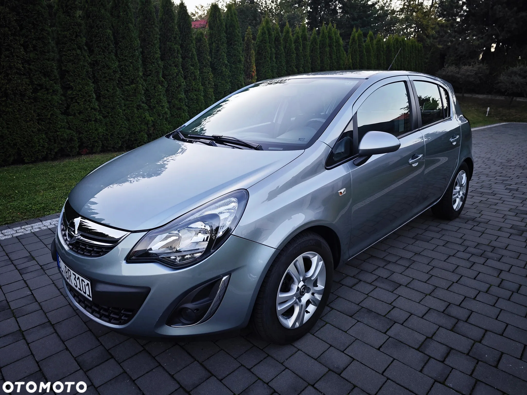 Opel Corsa 1.4 16V Cosmo - 2