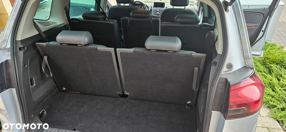 Opel Zafira - 9