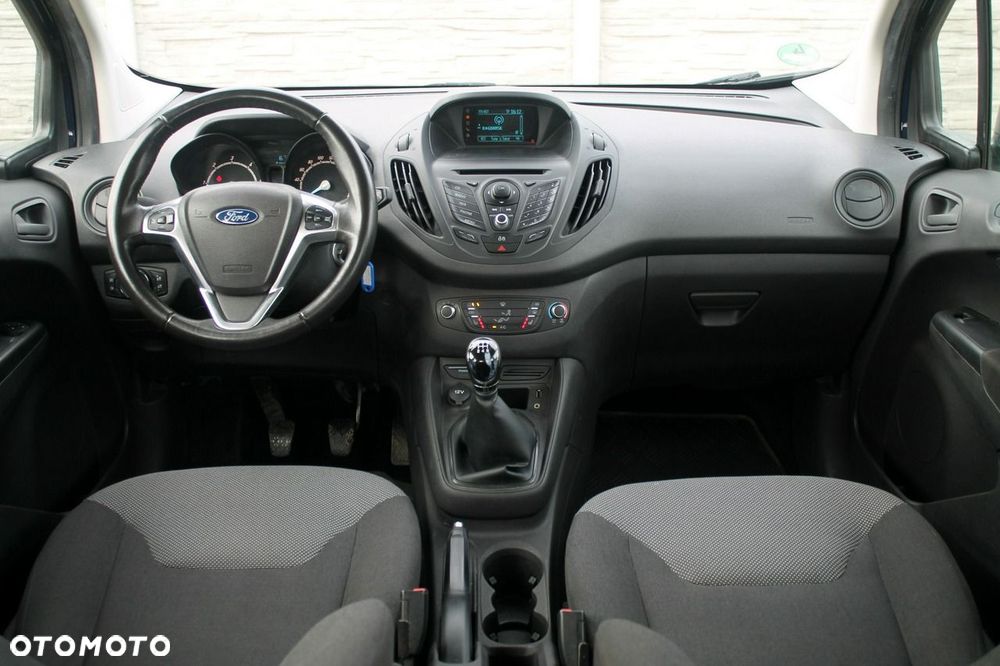 Ford Transit Courier - 8