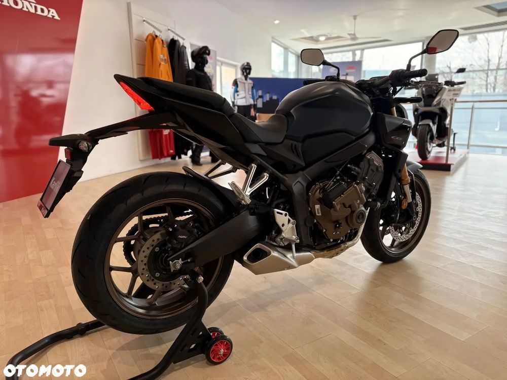 Honda CB - 8