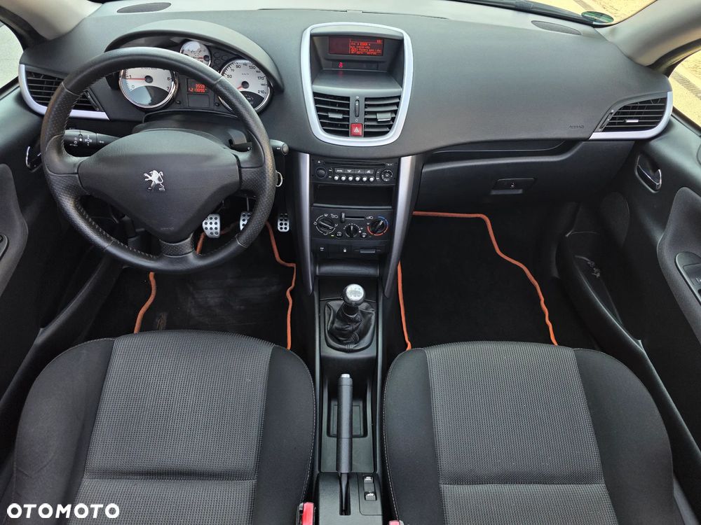 Peugeot 207 CC 1.6 Intense - 14