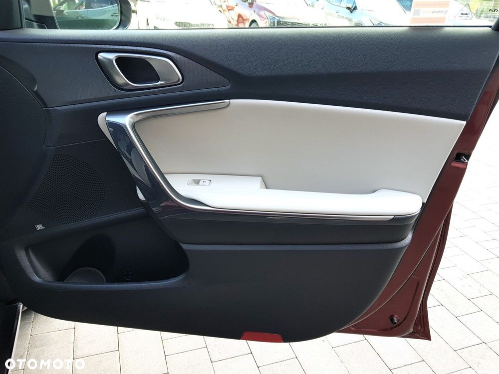Kia XCeed 1.6 T-GDI Business Line DCT - 35