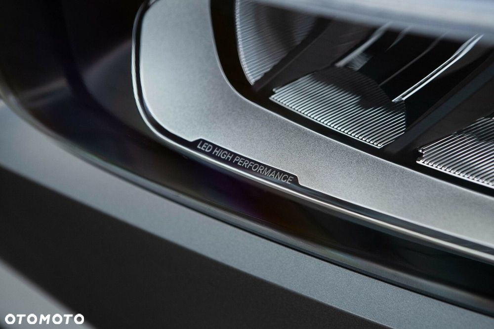 Mercedes-Benz GLB - 16