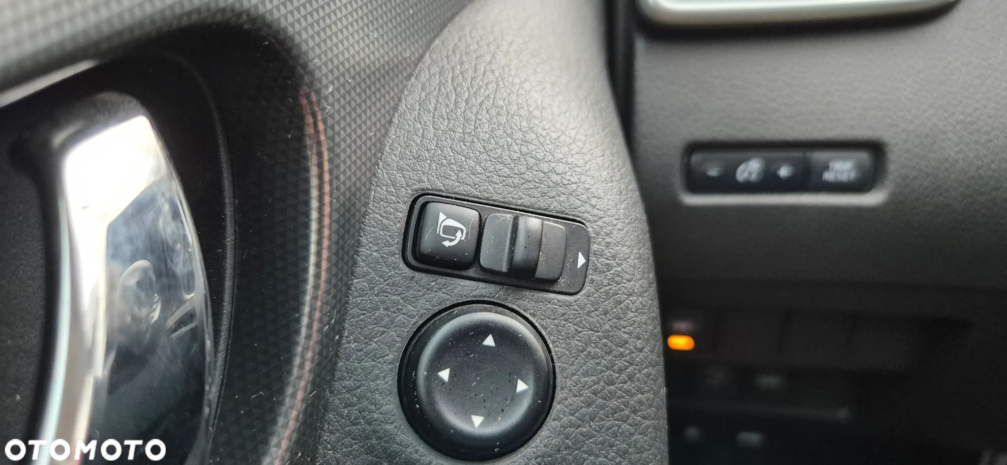 Nissan Qashqai 1.3 DIG-T N-Connecta DCT - 34