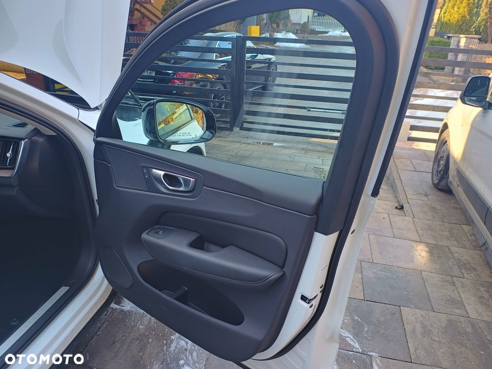 Volvo XC 60 B5 B AWD Plus Dark - 7
