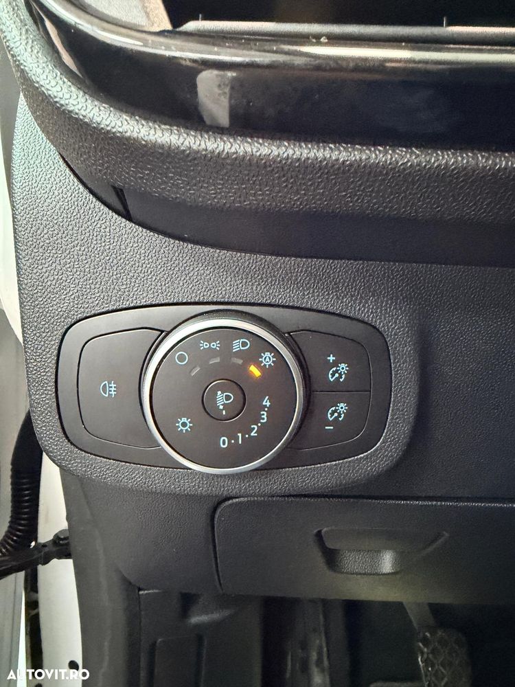 Ford Fiesta 1.1 Trend - 30