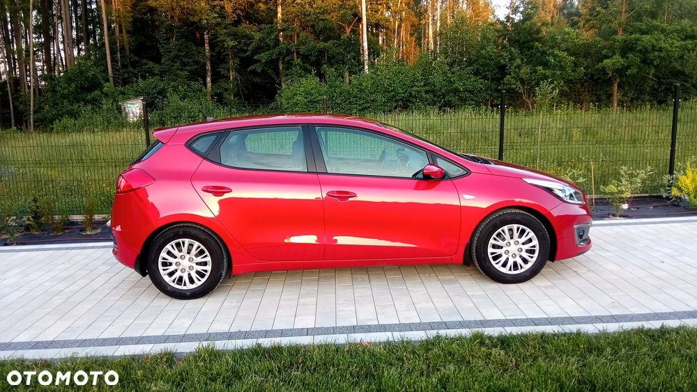 Kia Ceed - 11