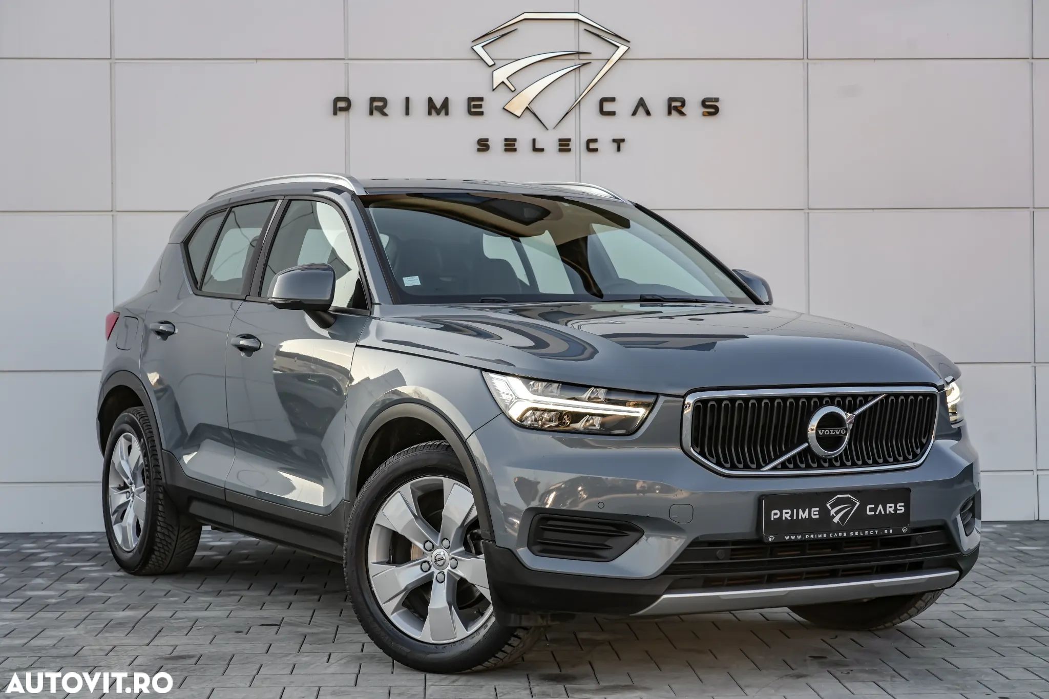 Volvo XC 40 T3 AT8 Momentum Pro - 1