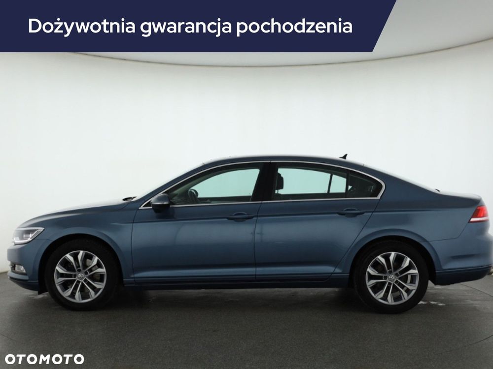 Volkswagen Passat - 4