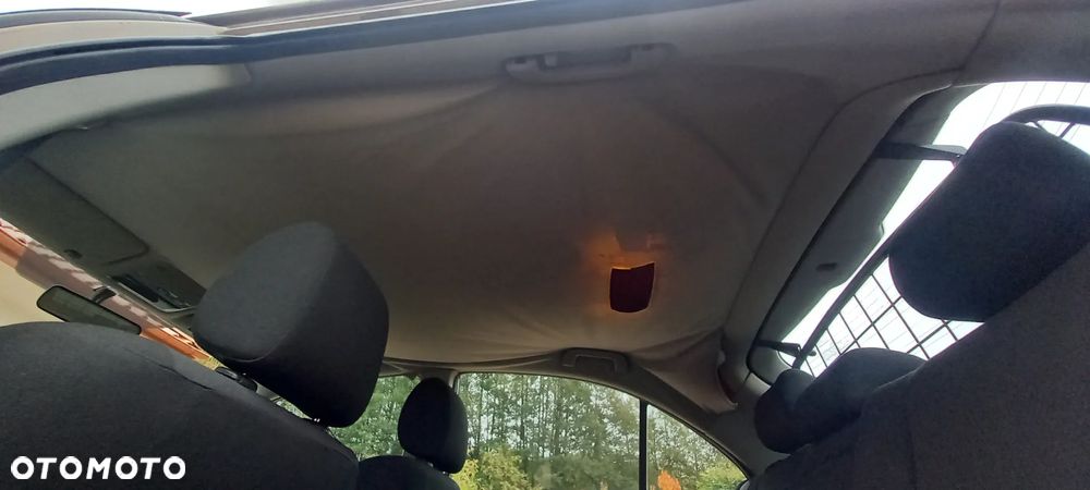 Toyota Avensis 1.8 VVT-i Luna - 8