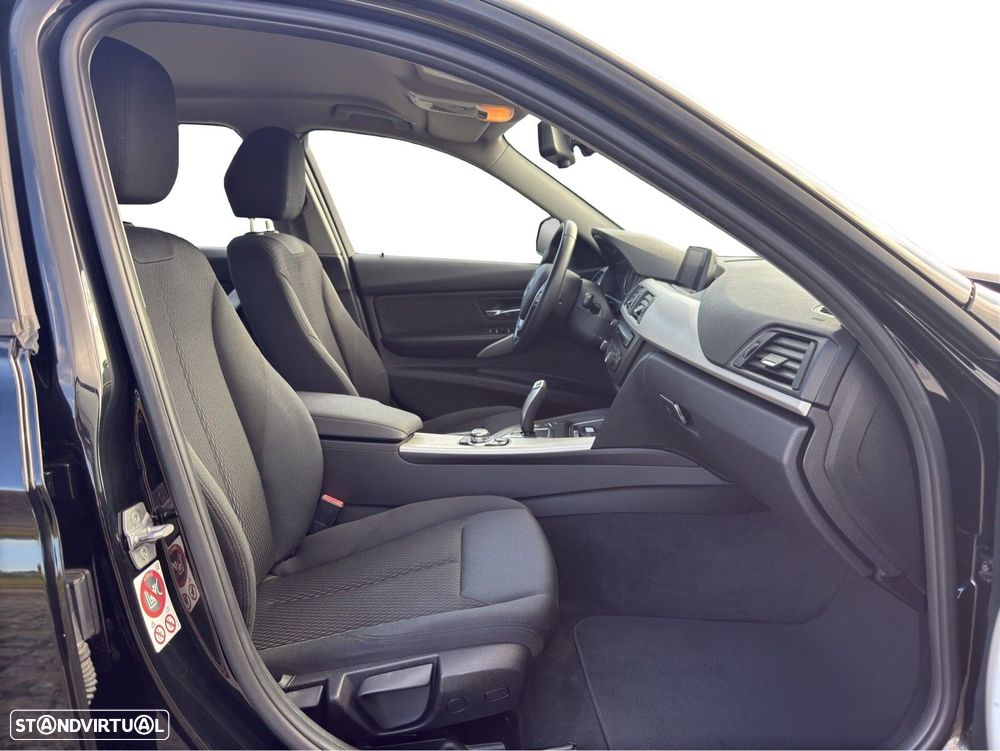 BMW 318 d Touring Auto - 14