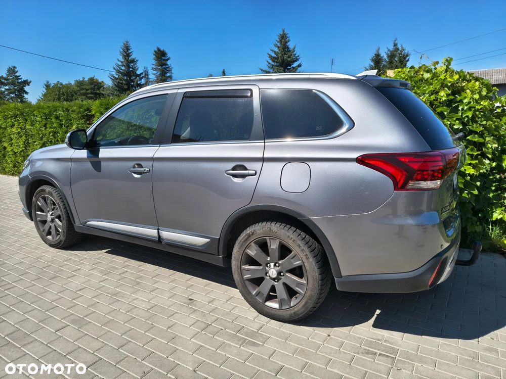 Mitsubishi Outlander - 9