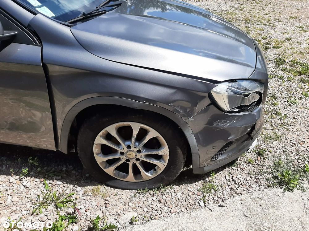 Mercedes-Benz GLA 180 d Urban - 4
