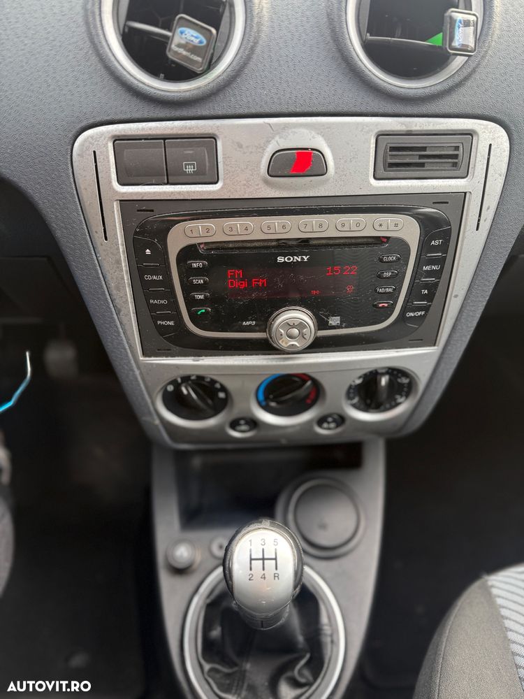 Ford Fusion 1.4 Ambiente - 10