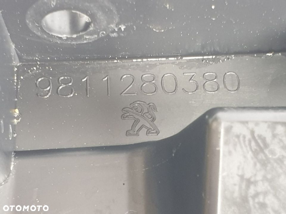 PEUGEOT 3008 5008 od 2017 r . Ślizg zderzaka Prawy Tył - 5