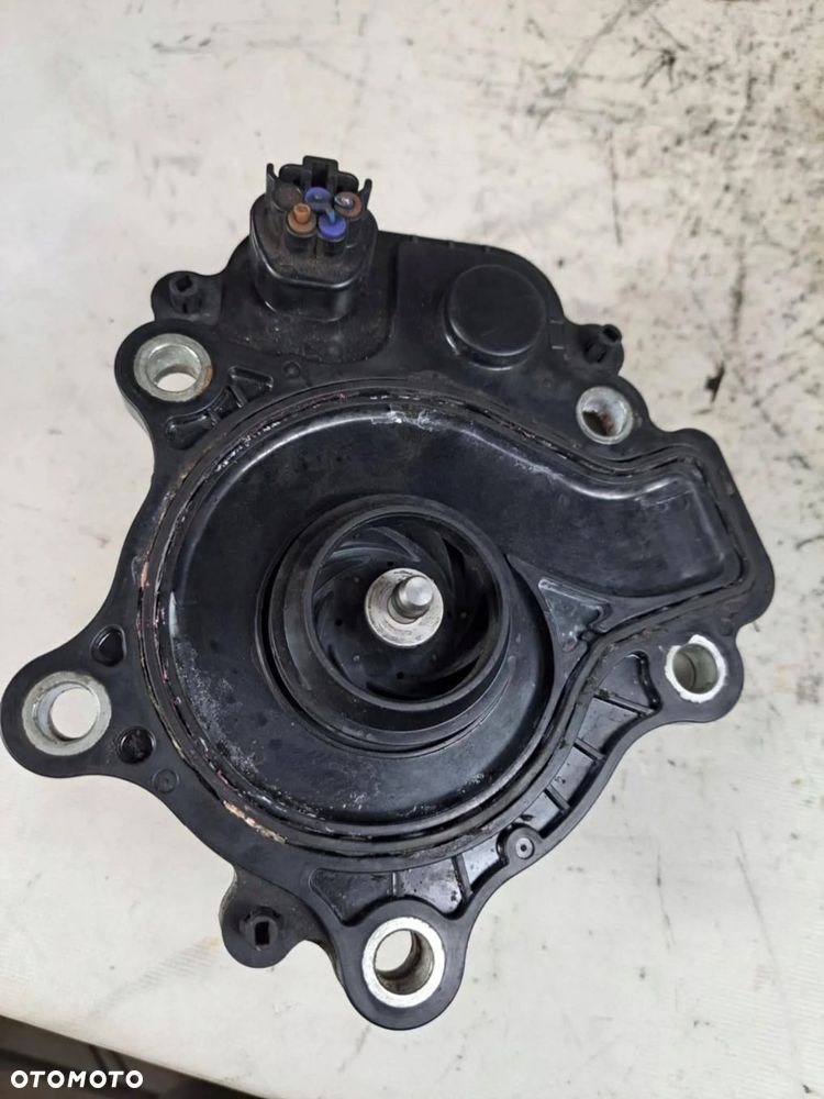 POMPA WODY 1.8 HYBRID TOYOTA AURIS II PRIUS III PLUS - 2