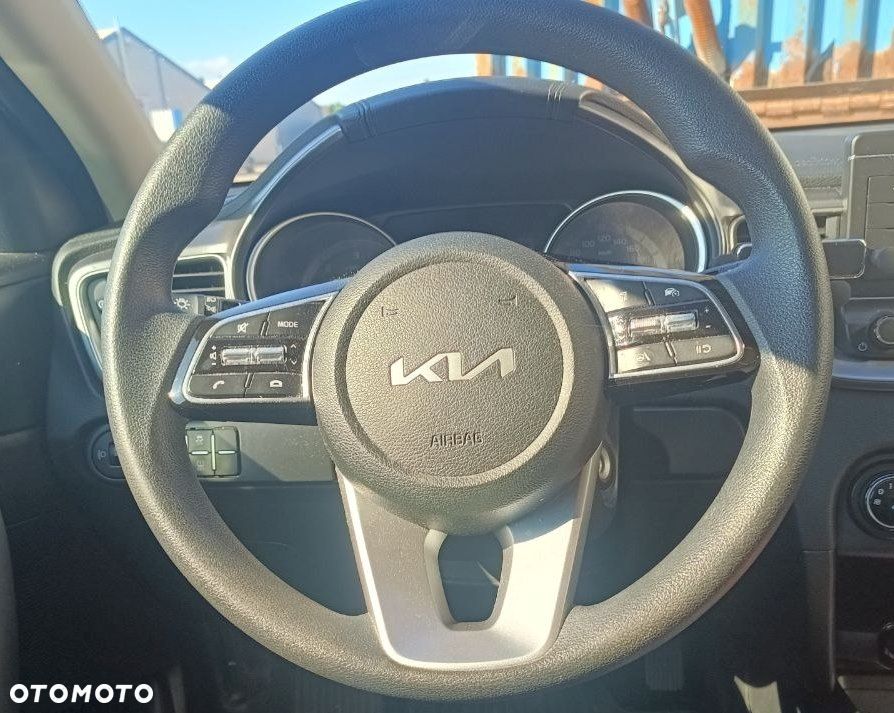Kia Ceed 1.6 CRDi SCR M - 13