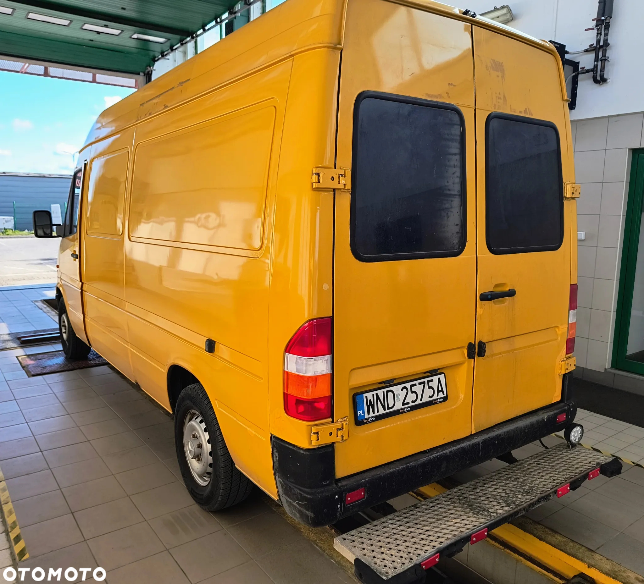 Mercedes-Benz Sprinter - 4