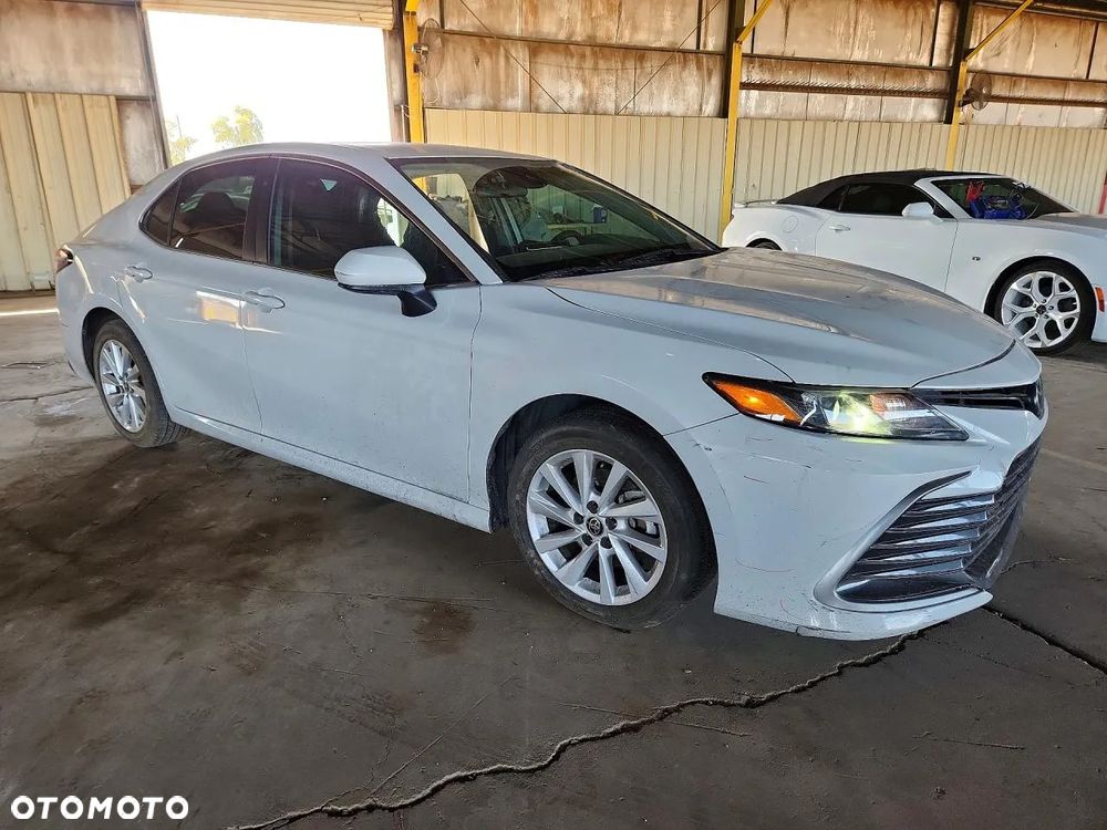 Toyota Camry - 2