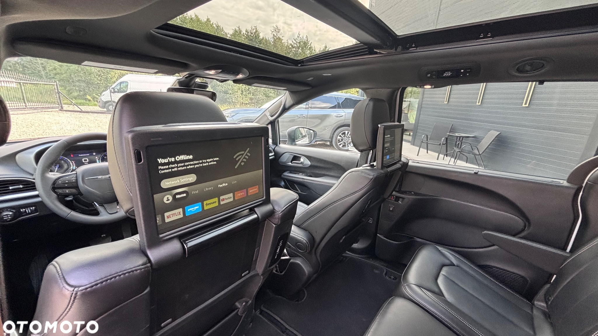 Chrysler Pacifica - 17