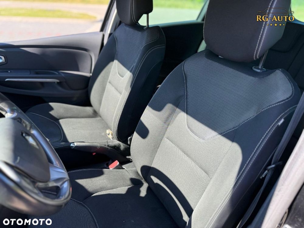 Renault Clio - 28