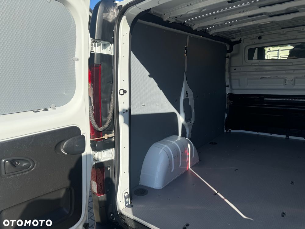 Renault Trafic - 12
