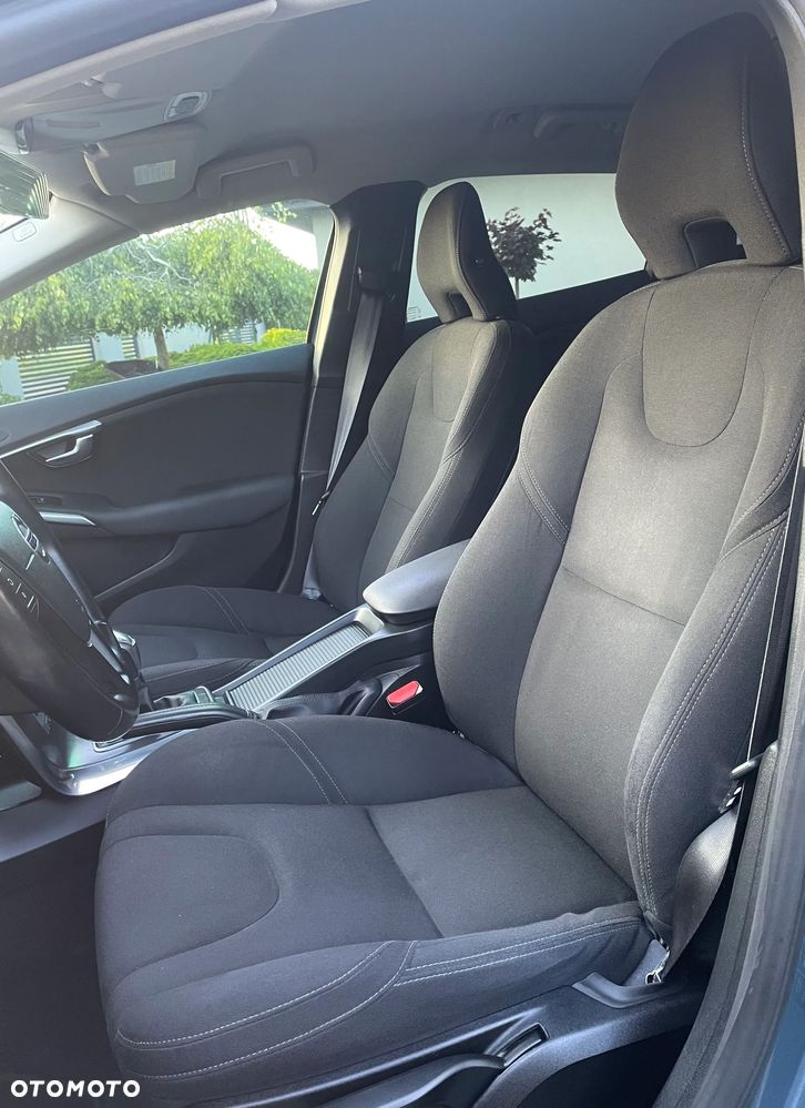 Volvo V40 T2 Momentum - 11
