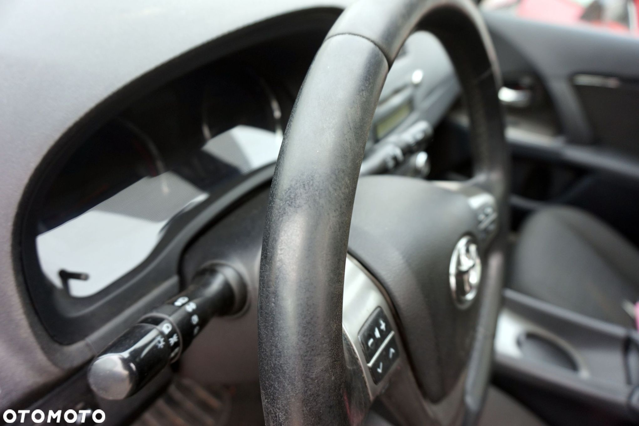 KIEROWNICA SKÓRZANA SKÓRA AVENSIS III T27 PH1 45100-05880-C0 TOYOTA 2009-2011 - 2