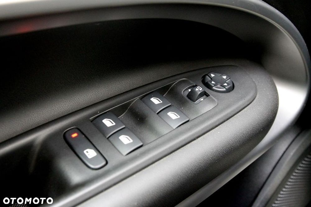 Jeep Avenger 54kWh Summit - 30