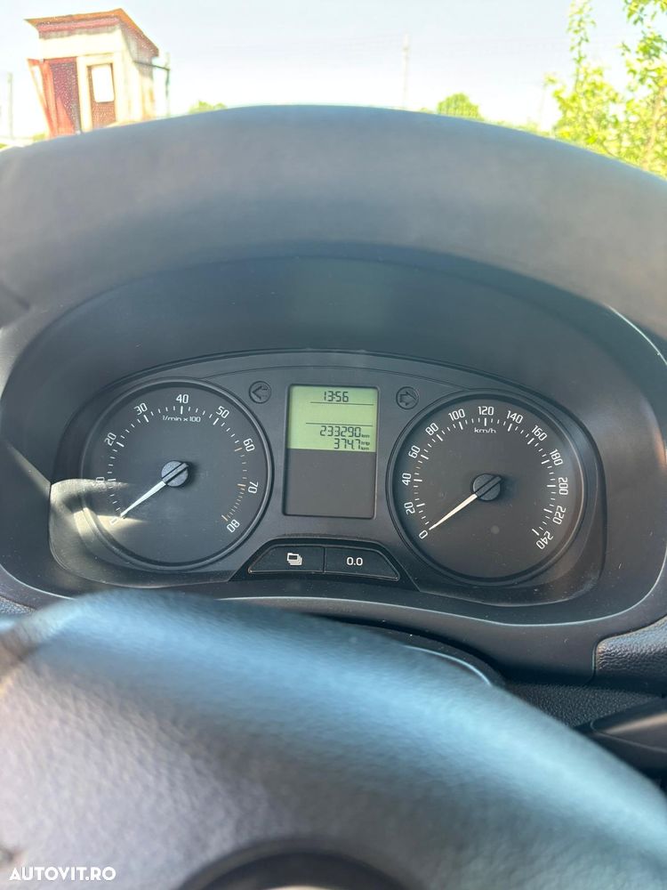 Skoda Fabia 1.2 HTP Ambition - 6