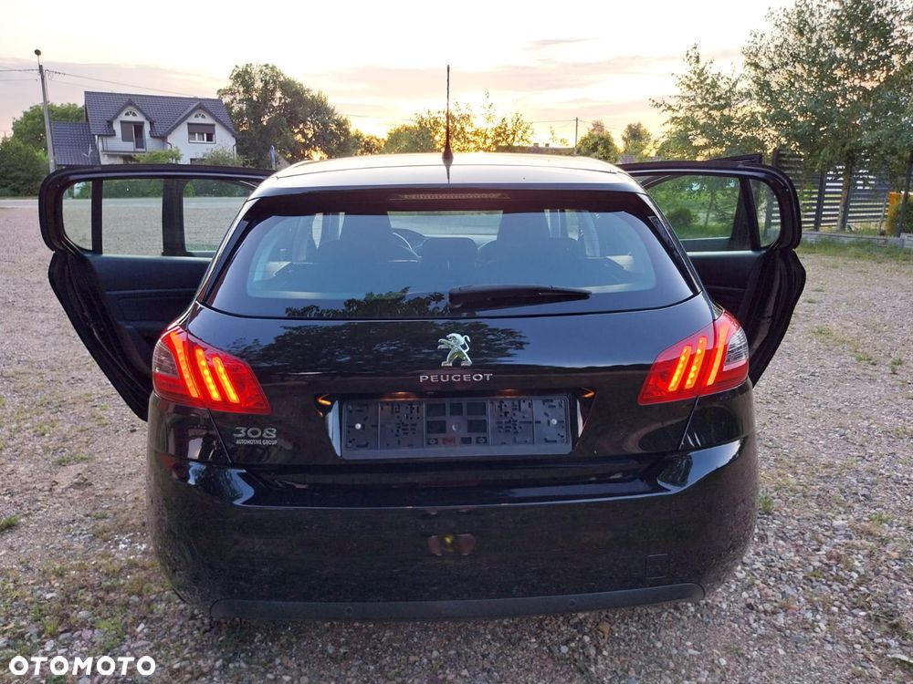 Peugeot 308 BlueHDi 130 Stop & Start Allure Business-Paket - 31