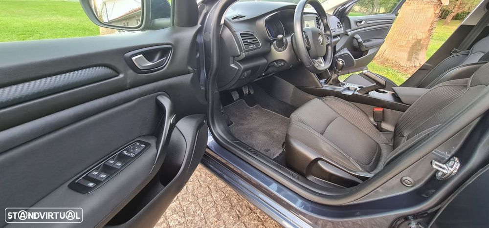 Renault Mégane 1.5 dCi Limited EDC - 30