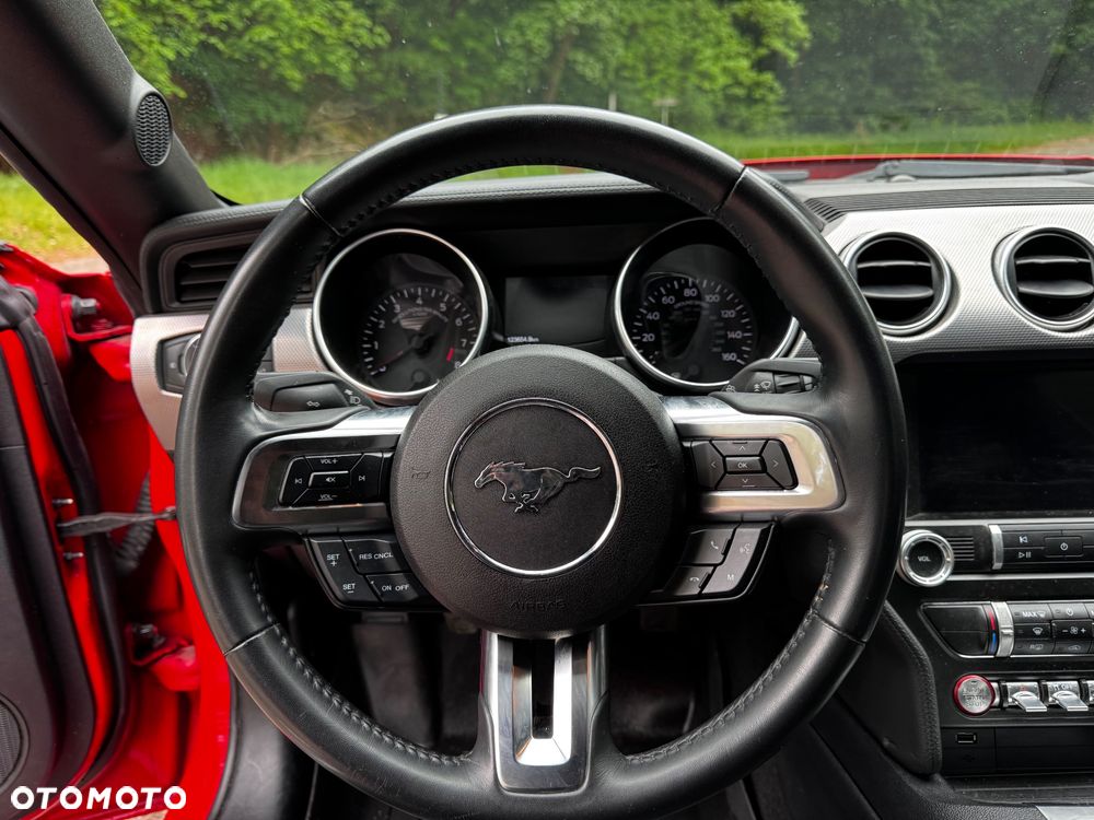 Ford Mustang - 24