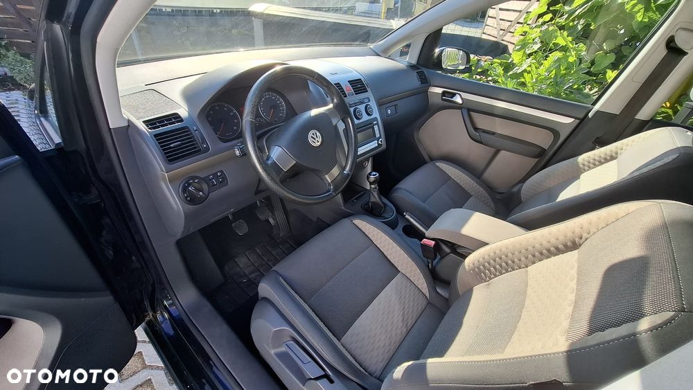Volkswagen Touran 1.4 TSI Cross - 11